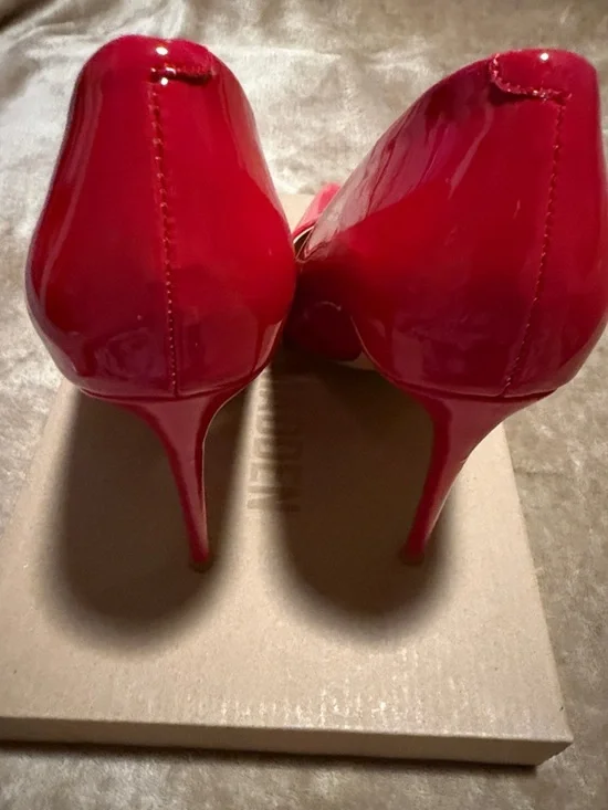 Steve Madden Red Patent Pointed Toe Stiletto Pumps - Picture 5 of 9